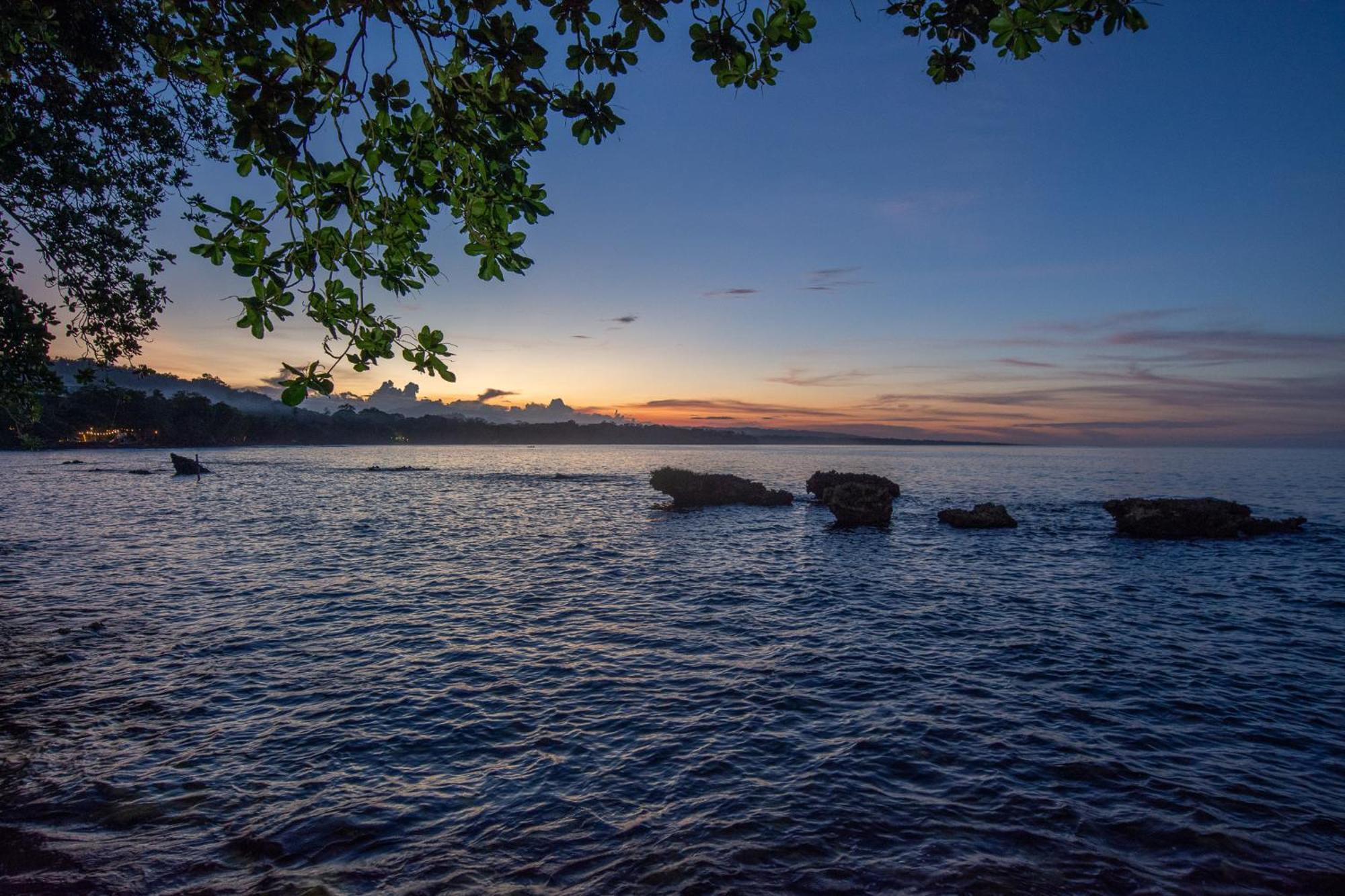 Namaitami Casa Hermosa Con Ac Y Piscina A Solo 650 Metros Del Parque Nacional Cahuita Dış mekan fotoğraf