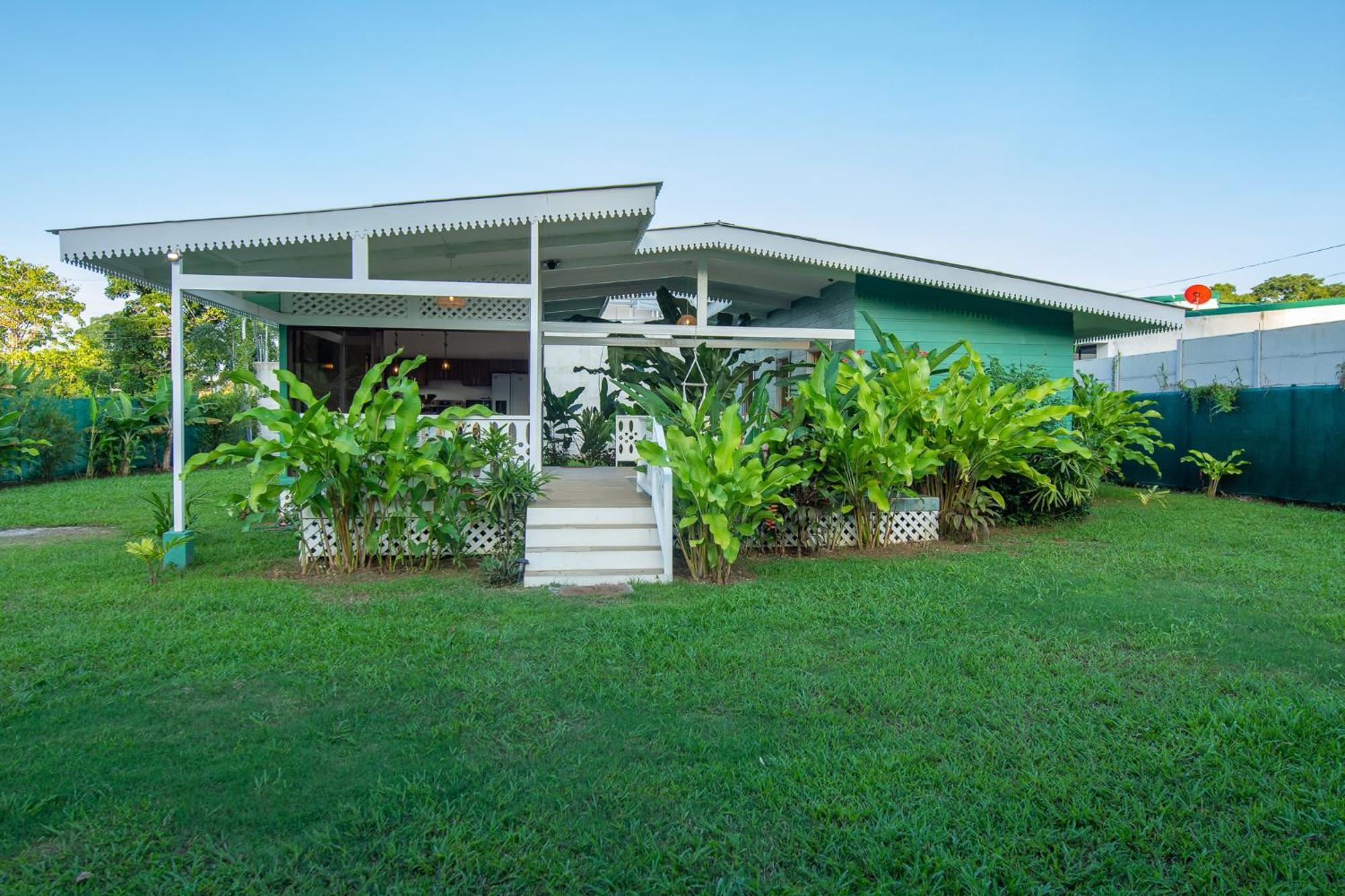 Namaitami Casa Hermosa Con Ac Y Piscina A Solo 650 Metros Del Parque Nacional Cahuita Dış mekan fotoğraf